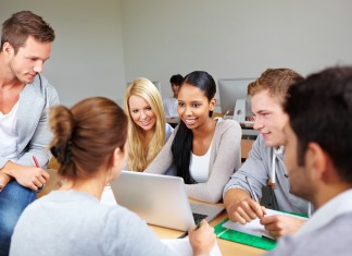 Maestros y Profesores en el exterior. Convocatorias de puestos docentes para todas las etapas educativas. Estudiantes maestros y profesores